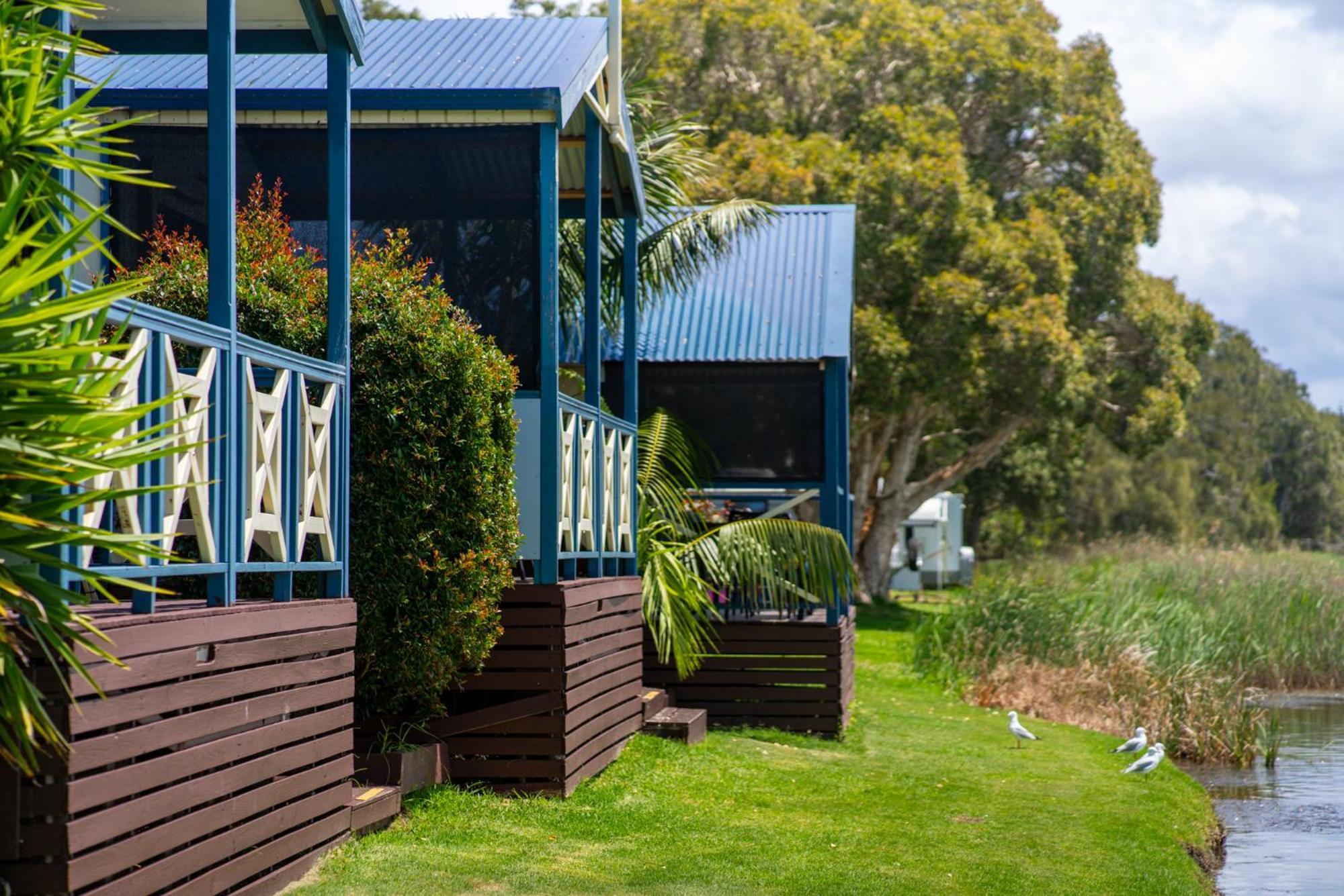 Two Shores Holiday Village Entrance Extérieur photo